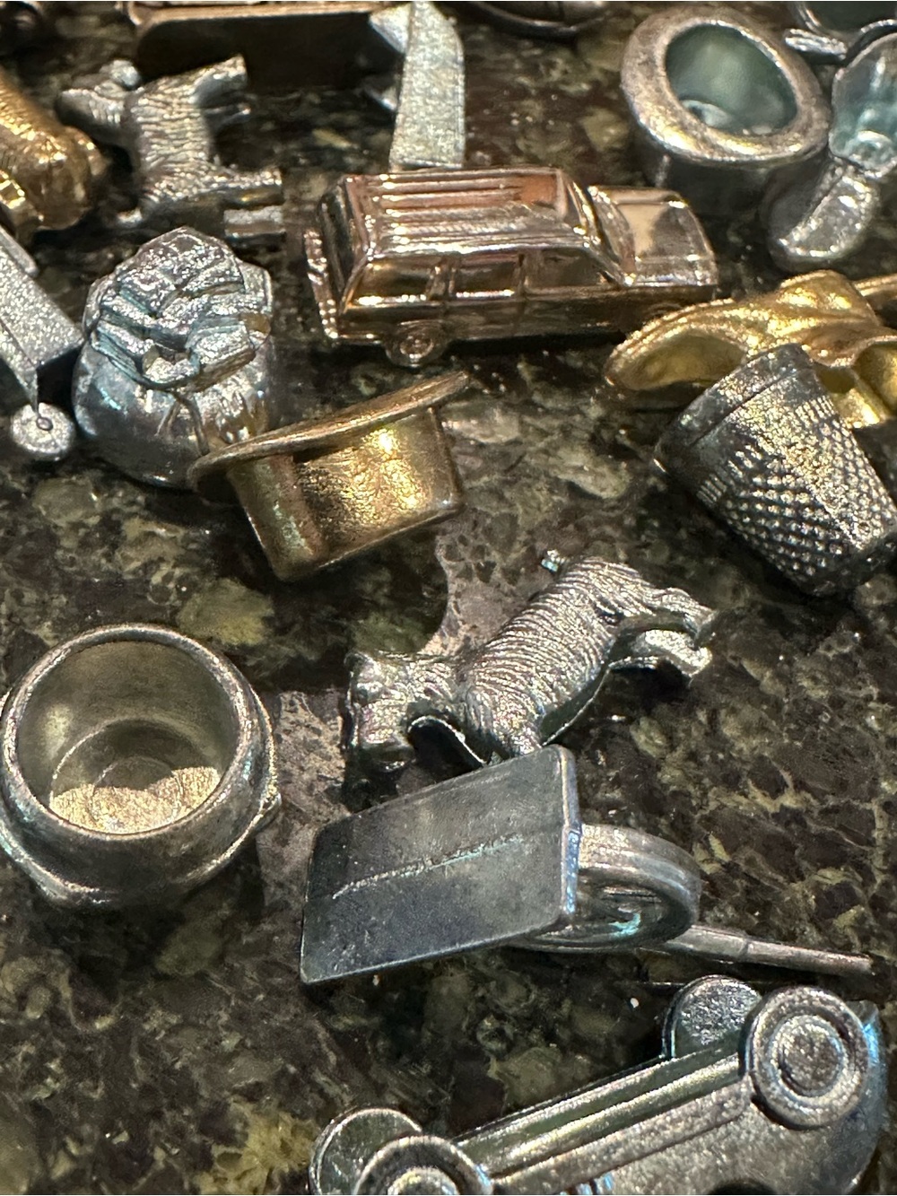 Monopoly game tokens pieces 49 stranger things hamburger car skateboard phone - Picture 13 of 14